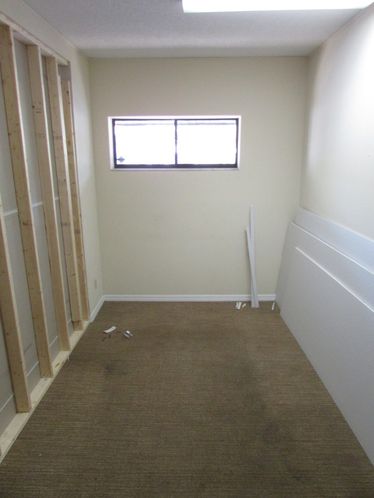 GREAT BUILDING TO BUY OR LEASE!: 1991 Hyde Park St, Sarasota, FL 34239